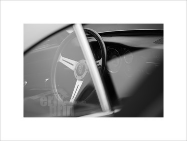 voit0137-voiture-ancienne-vieille-voiture-photo-noir-et-blanc-photographe-vintage-photographe-nantes.jpg