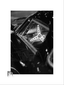 Voitures anciennes en noir et blanc