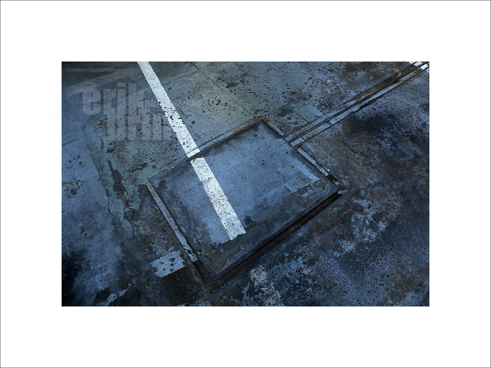 abstc0120-photo-abstraite-street-photography-galerie-d-art-parking-photo-contemporaine-photographe.jpg