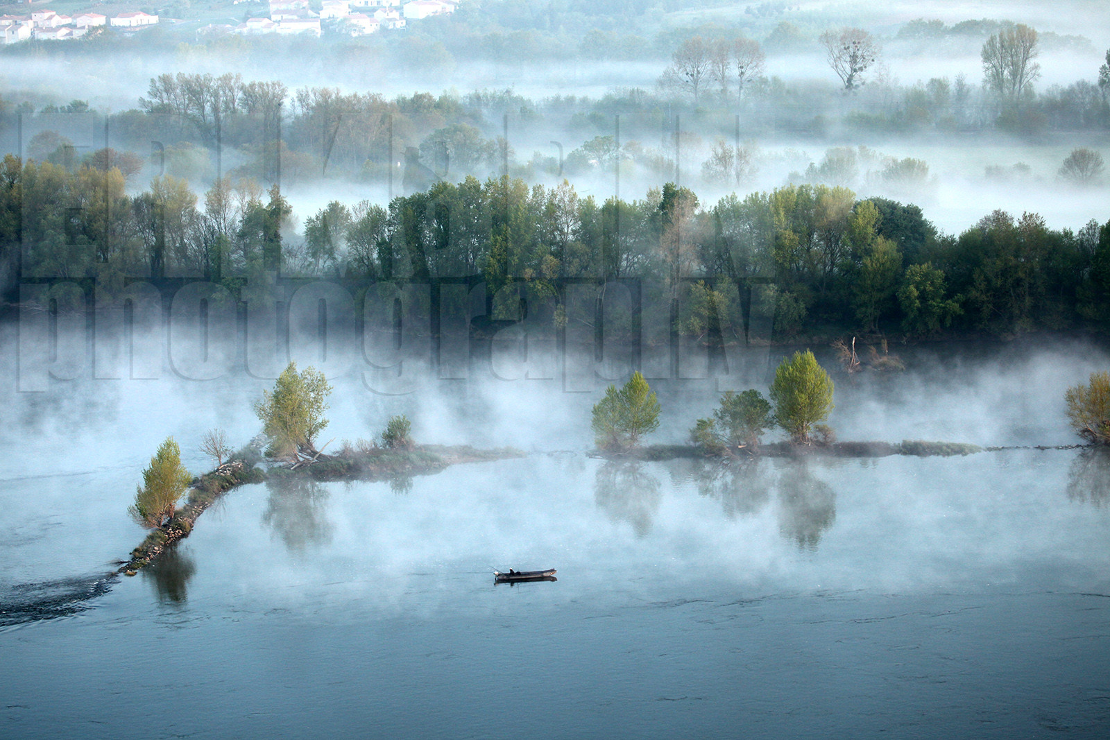 ref-1830-lo10-la-loire-paysage-photos-de-la-loire-photographe-brume-brouillard.jpg