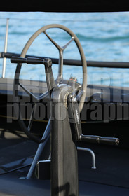 ref-21250-winch-pont-de-bateau-bateau-de-course-mer-voile-voilier.jpg