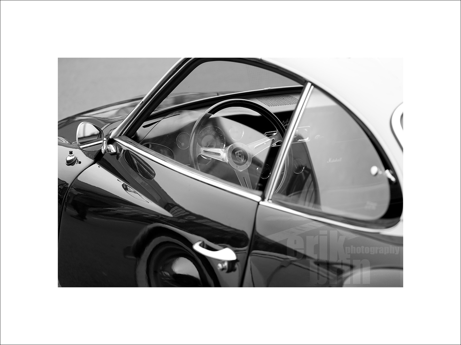 voit0133-voiture-ancienne-vieille-voiture-photo-noir-et-blanc-photographe-vintage-photographe-nantes.jpg