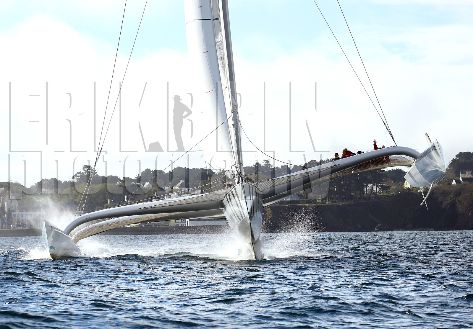 ref40030-tri2021-bateau-de-course-trimaran-voilier-voile-photo-de-bateau.jpg