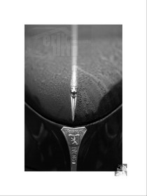 Voitures anciennes en noir et blanc