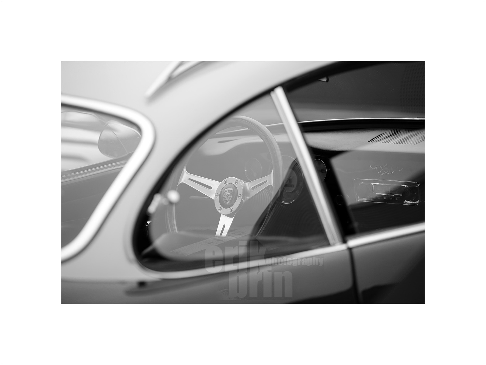 voit0134-voiture-ancienne-vieille-voiture-photo-noir-et-blanc-photographe-vintage-photographe-nantes.jpg