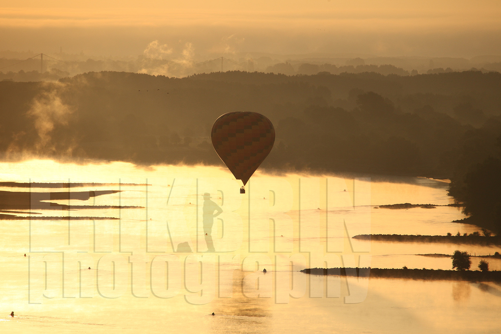 ref-840-lo-la-loire-mongolfiere-paysage-nature-brume-photographe.jpg