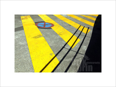 abstc0190-photo-abstraite-street-photography-galerie-d-art-parking-photo-contemporaine-photographe.jpg