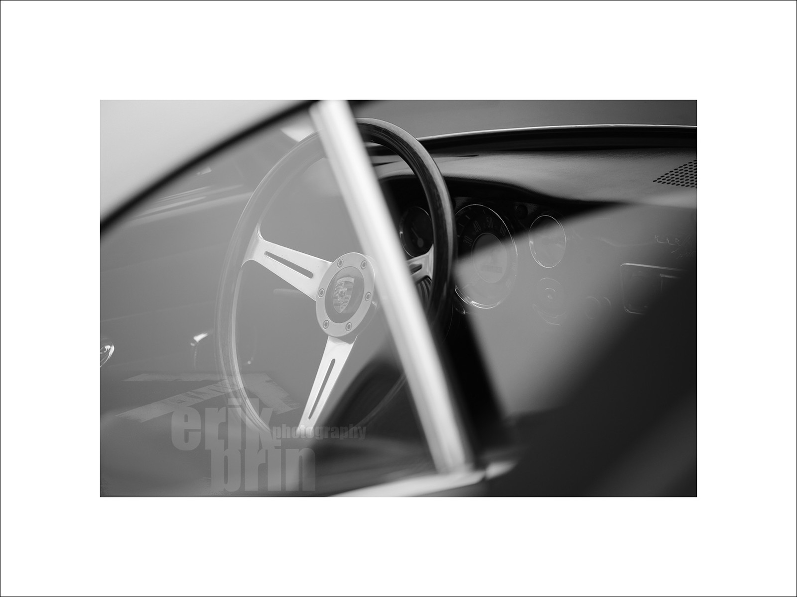 voit0137-voiture-ancienne-vieille-voiture-photo-noir-et-blanc-photographe-vintage-photographe-nantes.jpg