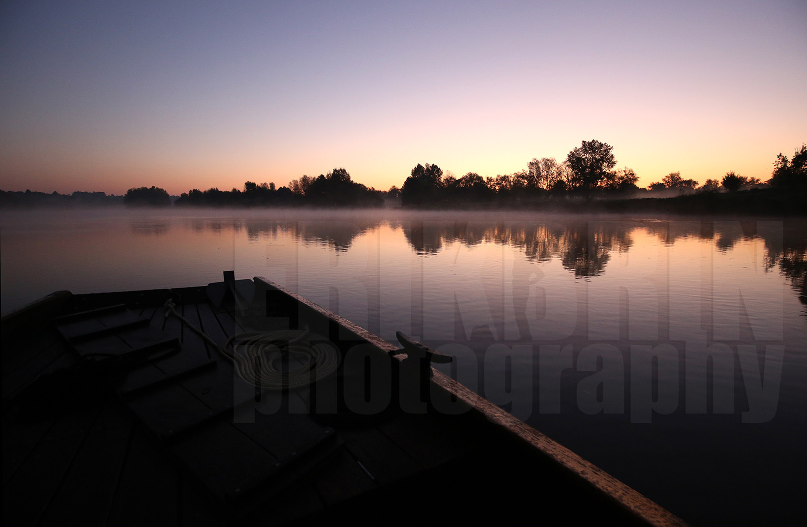ref-1030-lo17-la-loire-photos-de-la-loire-brume-brouillard-paysage-bords-de-loire.jpg