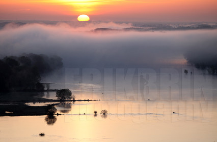 ref-1810-lo10-la-loire-paysage-photos-de-la-loire-photographe-brume-brouillard.jpg