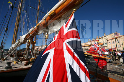 ref-20830-vieux-greement-bateau-ancien-pont-de-bateau-voile-voilier-mer.jpg