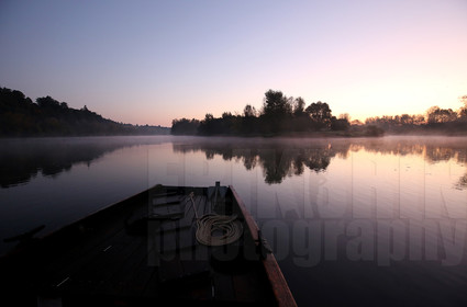 ref-1040-lo17-la-loire-photos-de-la-loire-brume-brouillard-paysage-bords-de-loire.jpg