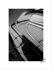 Voitures anciennes en noir et blanc